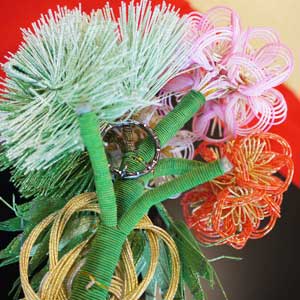 �����̉ԂĂ܂�̗��ɂ͋���t���Ă���܂��̂Ō��[���̂��Ƙa���̃u�[�P��Ǌ|���Ȃǂɂ������p���������܂��B